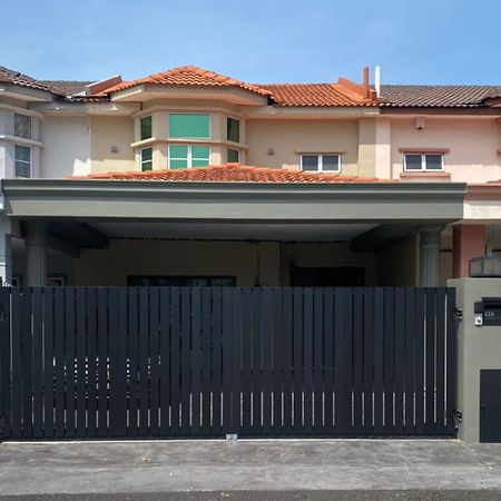 Villa Klang Bukit Tinggi Unique Design With Outdoor Cafe Up To 12Pax Exterior foto